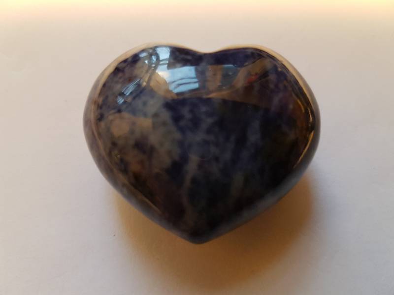 Krystallhjerte lite - Sodalitt 35x30x20mm i eske